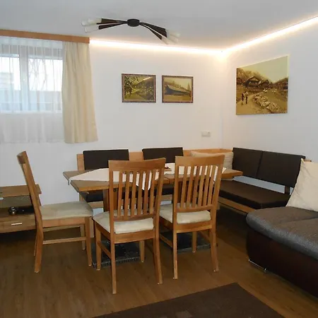 Dolomitenheim Apartment